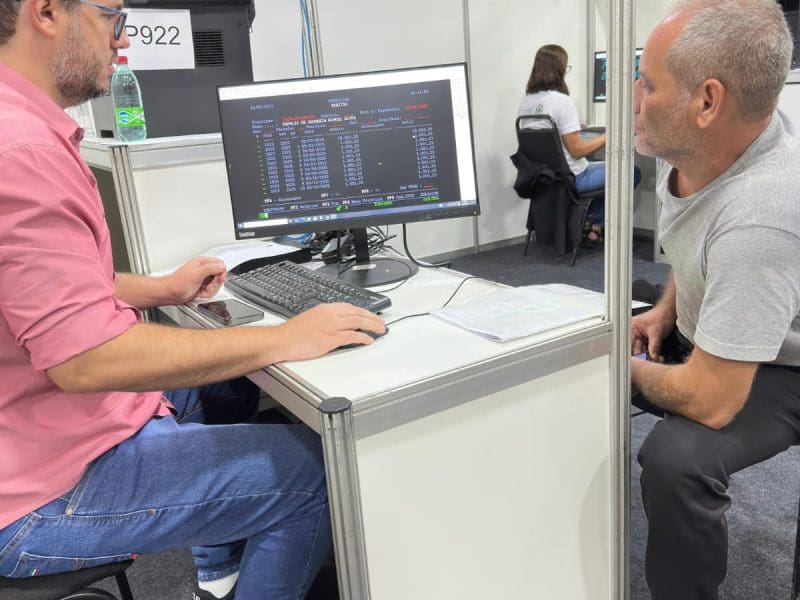 Centrais do IPTU de Goiânia tiram duvidas dos contribuintes