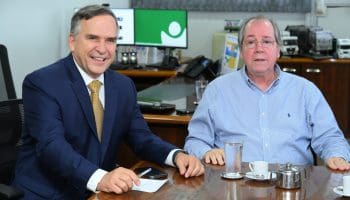 Prefeito Sandro Mabel busca soluções para gestão de resíduos e limpeza urbana em Brasília