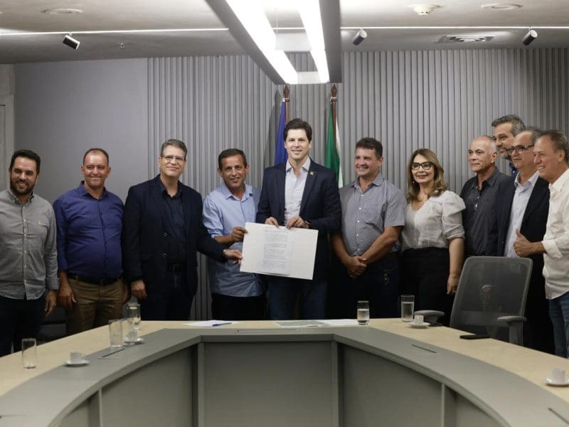 Daniel Vilela coordena tratativas para pavimentação das GO-338 e GO-438, no Vale do São Patrício