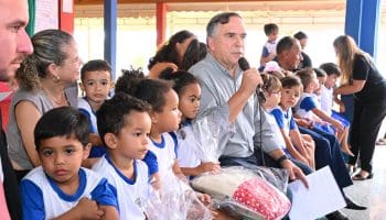 Prefeito Sandro Mabel lança projeto "Criancidade: crianças e prefeito em diálogos pela cidade"