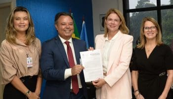 Governo de Goiás firma parceria inédita com a Polícia Federal para atendimento a imigrantes