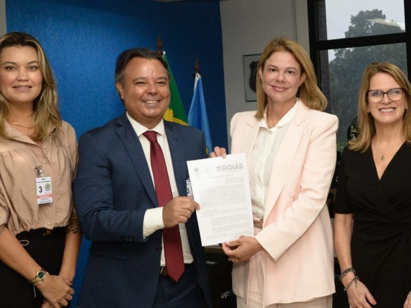 Governo de Goiás firma parceria inédita com a Polícia Federal para atendimento a imigrantes