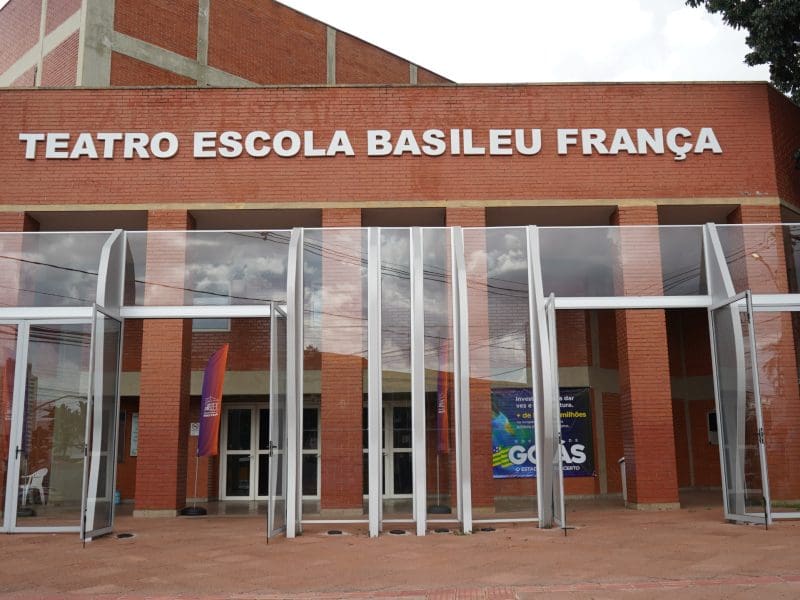 Basileu França abre mais de 1.000 vagas para cursos gratuitos de arte
