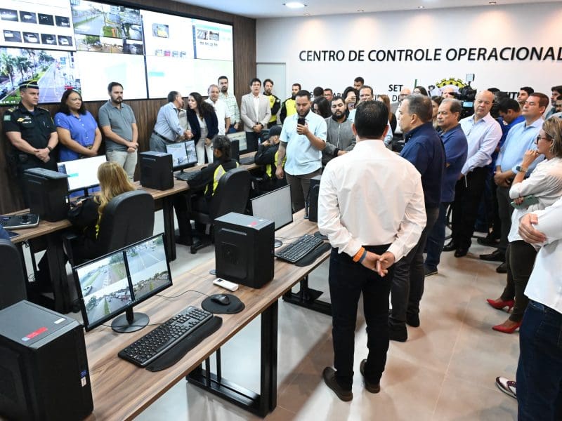 Prefeito Sandro Mabel inaugura central que amplia segurança e mobilidade na capital