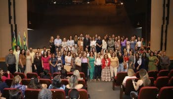 Palestra capacita profissionais da educação para reconhecer sinais de violência doméstica