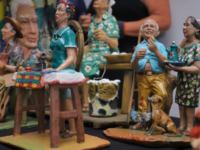 1ª Expoart de Aparecida valoriza artistas locais com exposição e entrega de certificados