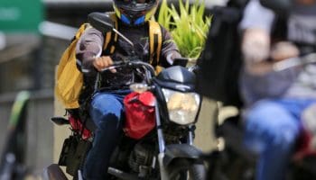 Caiado sanciona Lei que garante isenção de IPVA para mais de 370 mil motos em Goiás