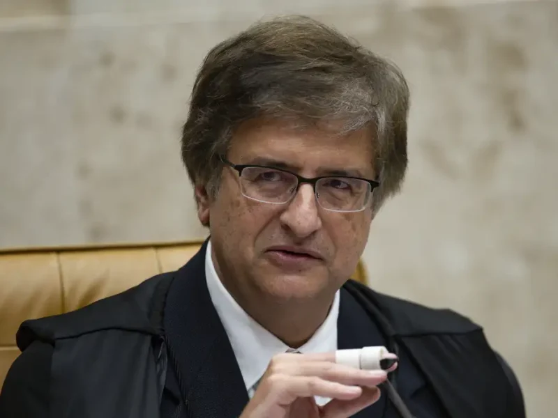 PGR é contra pedido de Bolsonaro para tirar Dino e Zanin de julgamento