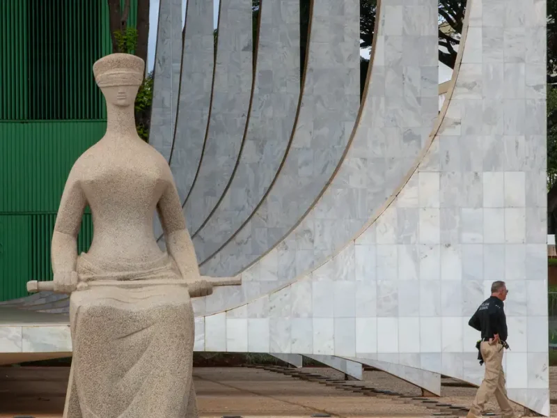 Maioria do STF mantém Moraes, Dino e Zanin em julgamento de Bolsonaro