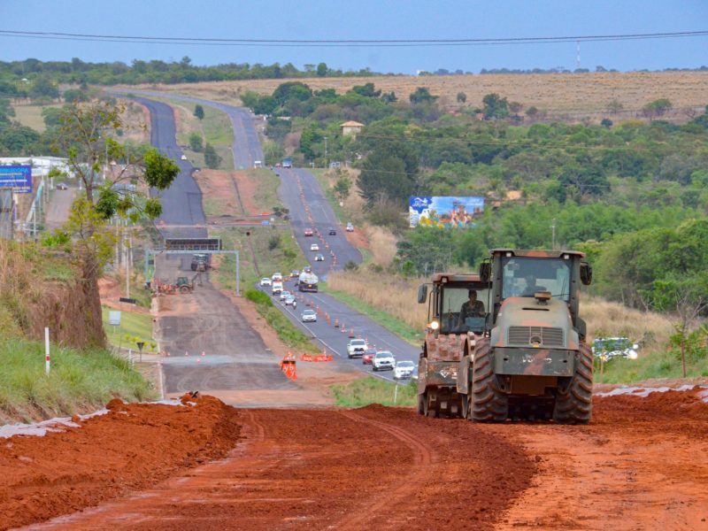 40 obras de infraestrutura estão em andamento no estado