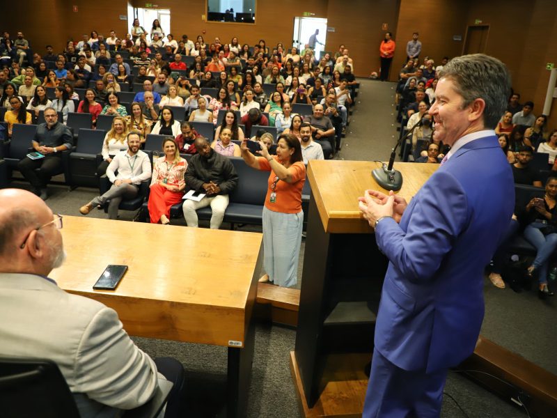 Começa o treinamento para profissionais que vão trabalhar no CORA