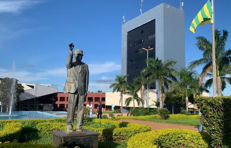 Feirantes e donos de pit-dogs têm até o dia 30 de abril para aderir ao Refis 2025