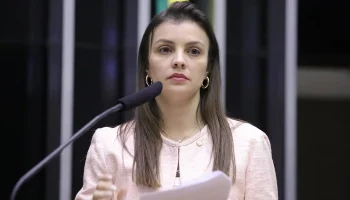 Deputada federal acusa marido de agressões físicas e psicológicas