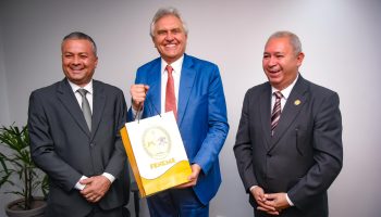 Em Brasília, Caiado é homenageado por entidades nacionais de segurança pública