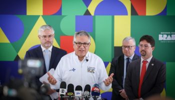 Governo vai ampliar vacinação e acelerar atendimento no SUS