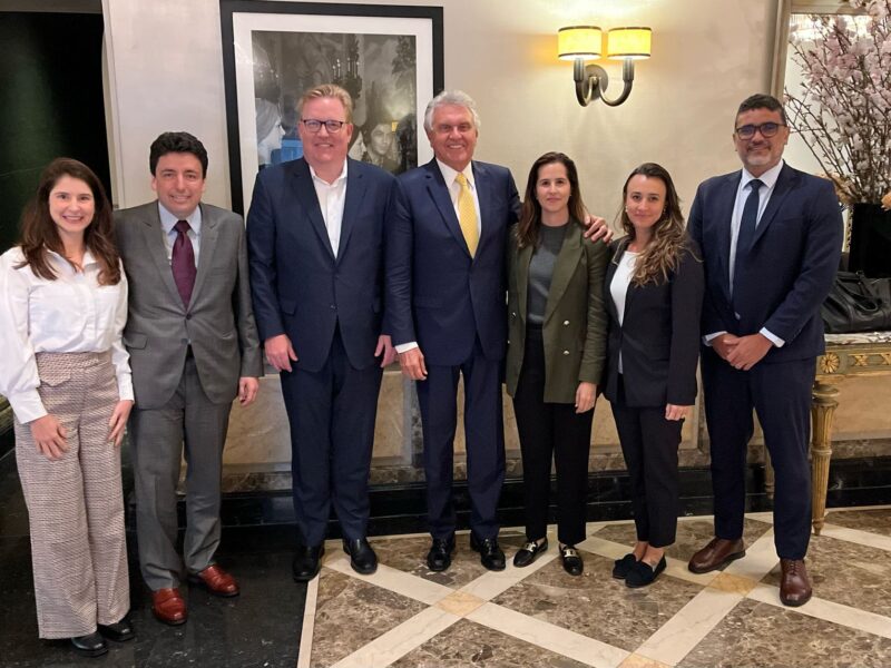 Amazon avalia investir em Goiás após conhecer política estadual de IA