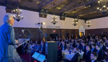 Caiado destaca equilíbrio fiscal e avanço tecnológico de Goiás em evento nos Estados Unidos