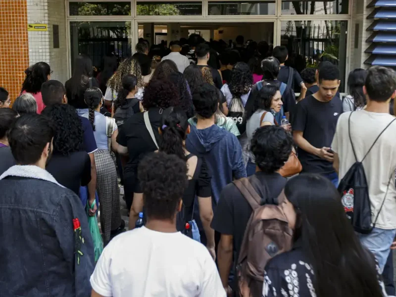 Senado aprova cota de 30% em concursos para negros e indígenas