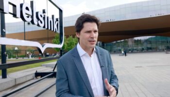 Daniel Vilela conhece modelo finlandês que usa tecnologia para ampliar acesso à educação e à cultura