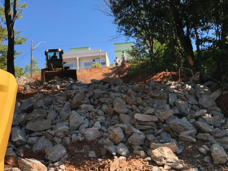 Seinfra recupera erosão no Setor Recanto do Bosque
