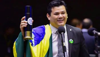 Gilvan da Federal tem mandato suspenso