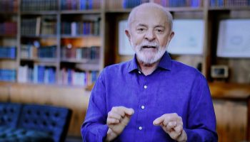 Lula defende debate sobre fim da escala 6x1 e aborda fraude no INSS