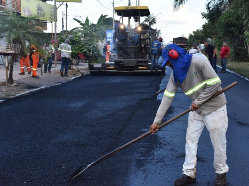 Vilela inspeciona execução de obras e serviços na região do Santa Luzia