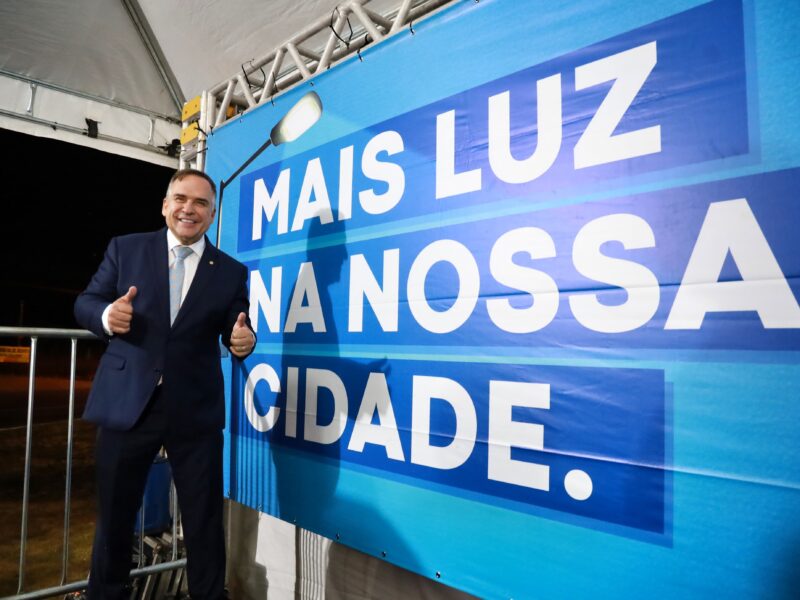 Brilha Goiânia chega a mais 142 bairros e reduz uma cidade iluminada