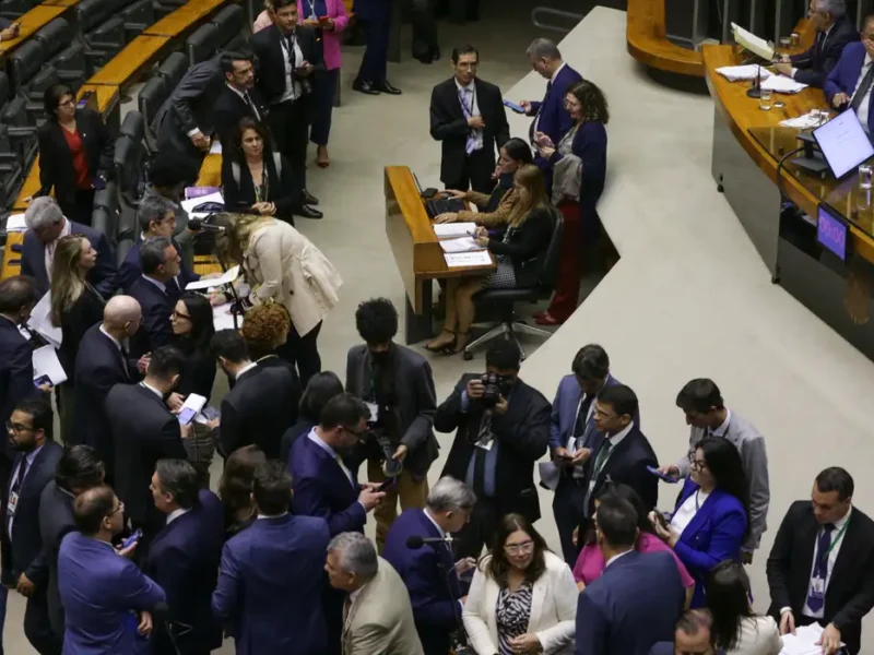 Emendas parlamentares podem ser utilizados para salários de profissionais da saúde