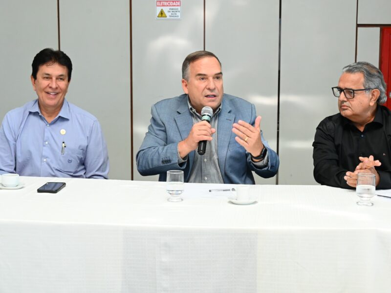 Goiânia reduz 80% da taxa para bares e restaurantes usarem calçadas