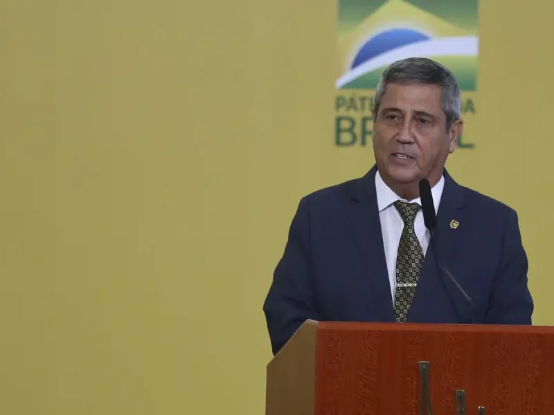 PGR envia ao STF parecer para manter prisão de Braga Netto