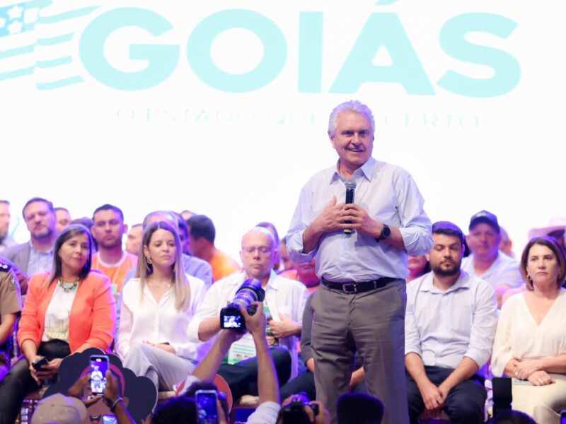 “Não existe cidadania plena com analfabetismo”, diz Caiado durante premiação a escolas