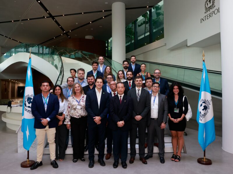 Daniel Vilela visita sede da Interpol em Singapura e destaca posição de vanguarda de Goiás na área de segurança