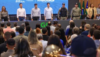 Goiás entrega materiais para segurança das rodovias goianas