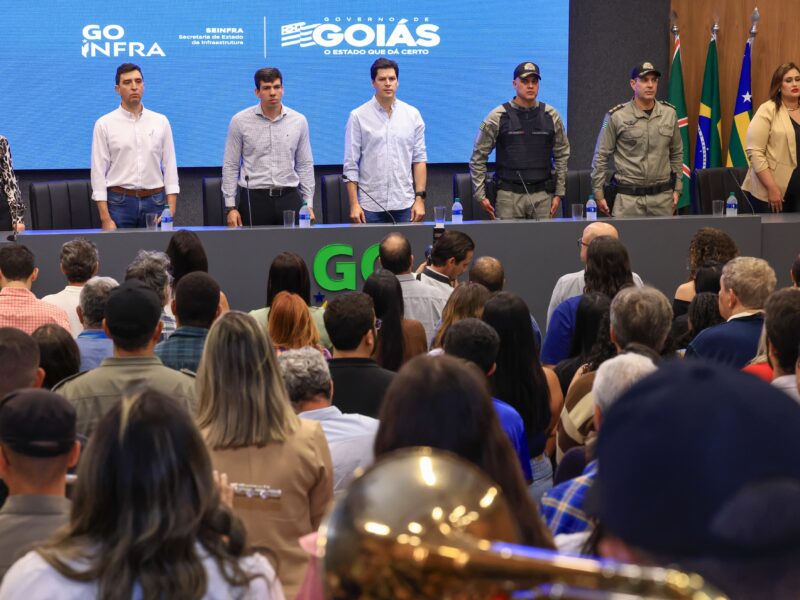 Goiás entrega materiais para segurança das rodovias goianas