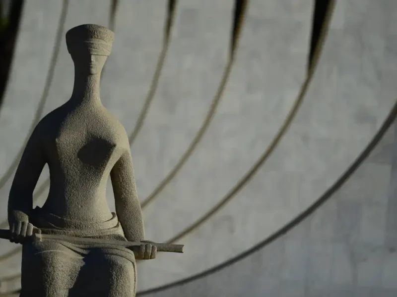 Meta confirma ao STF perfil criado com e-mail de Mauro Cid