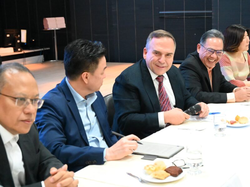 Sandro Mabel apresenta potencialidades de Goiânia em encontro com embaixadores de países asiáticos