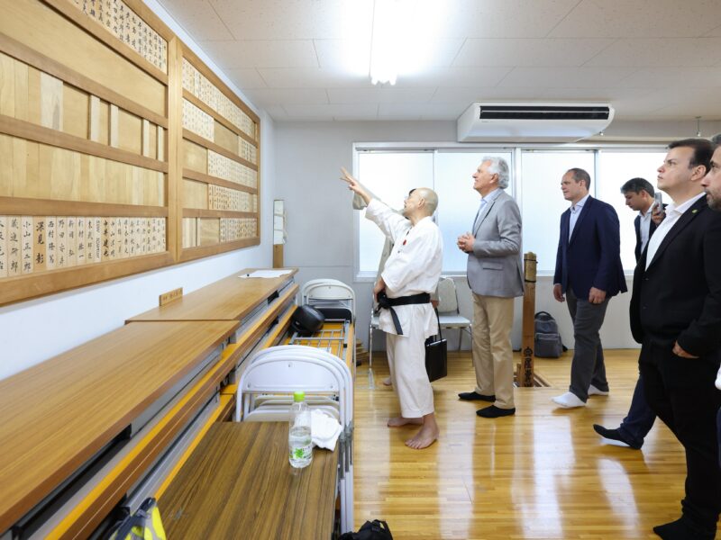Missão Japão: Caiado reforça parceria com maior associação de karatê do mundo para inclusão social por meio do esporte