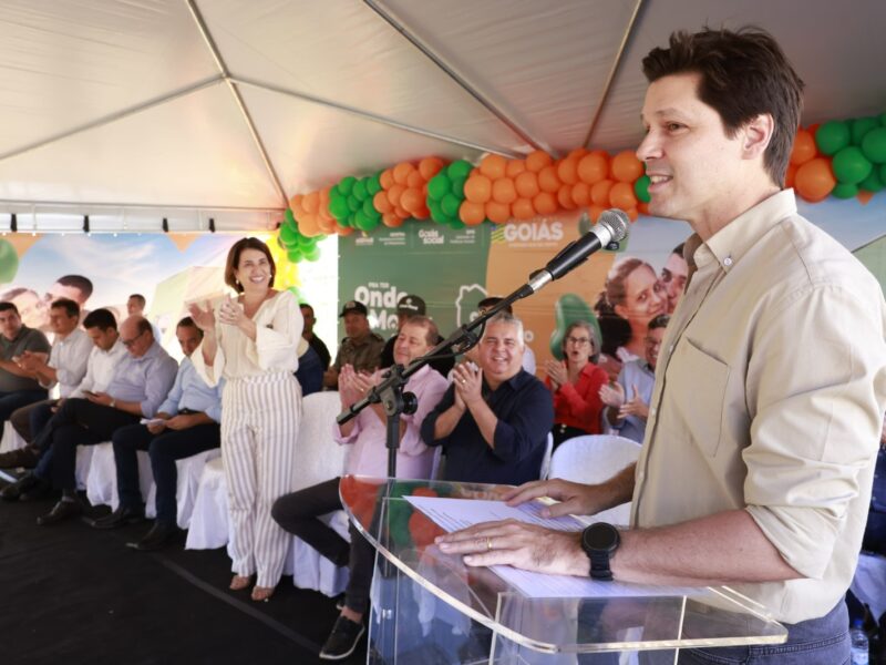 Daniel Vilela entrega 50 moradias a custo zero em Mossâmedes