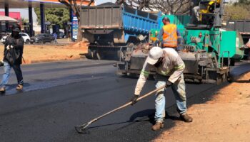Obras de reestruturação do asfalto na Avenida Vera Cruz entram em fase final