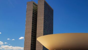 Câmara declara a perda de mandato de sete deputados federais e convoca novos eleitos