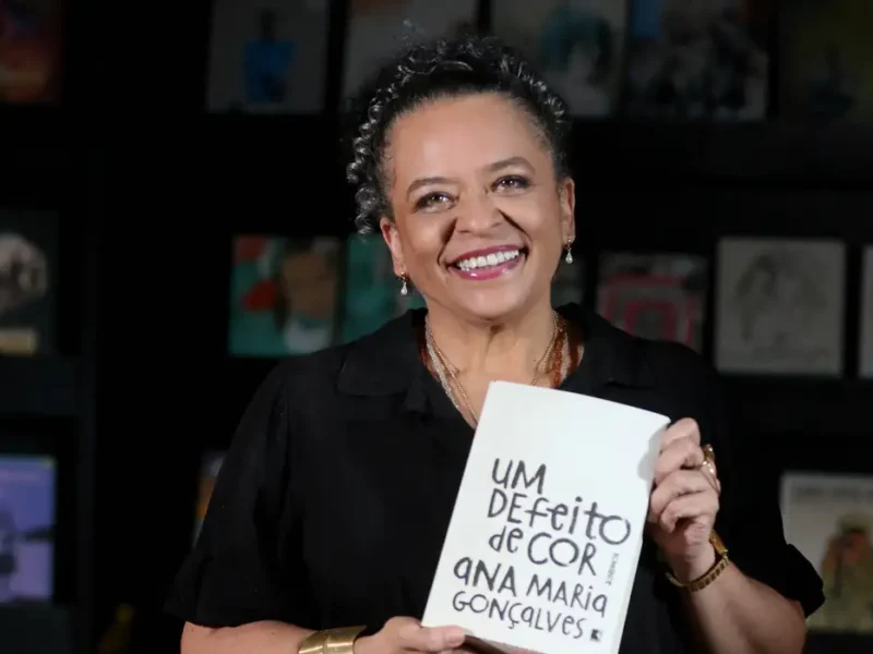 ABL elege Ana Maria Gonçalves, primeira mulher negra a virar imortal