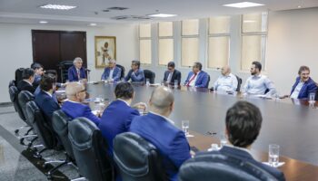 Caiado articula com setor produtivo e busca blindar economia goiana de tarifaço