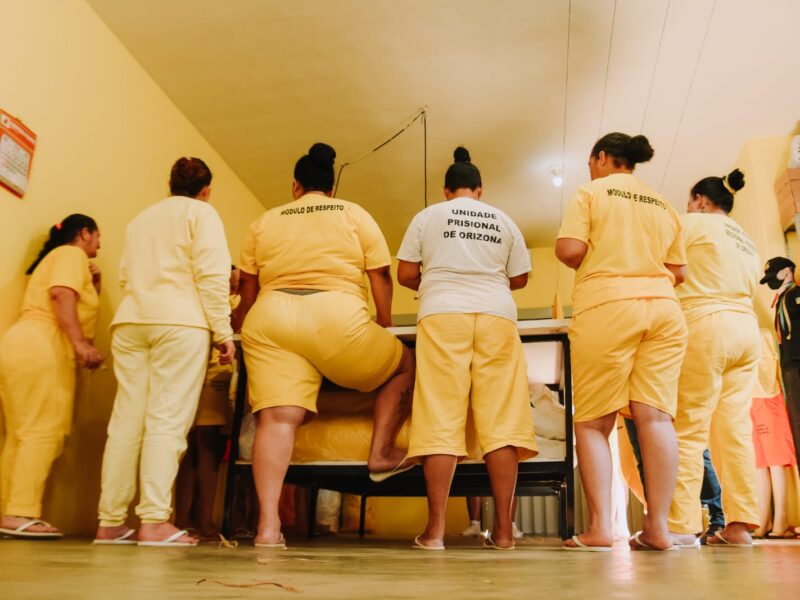 Mulheres privadas de liberdade recebem certificação em curso de artesanato em Orizona