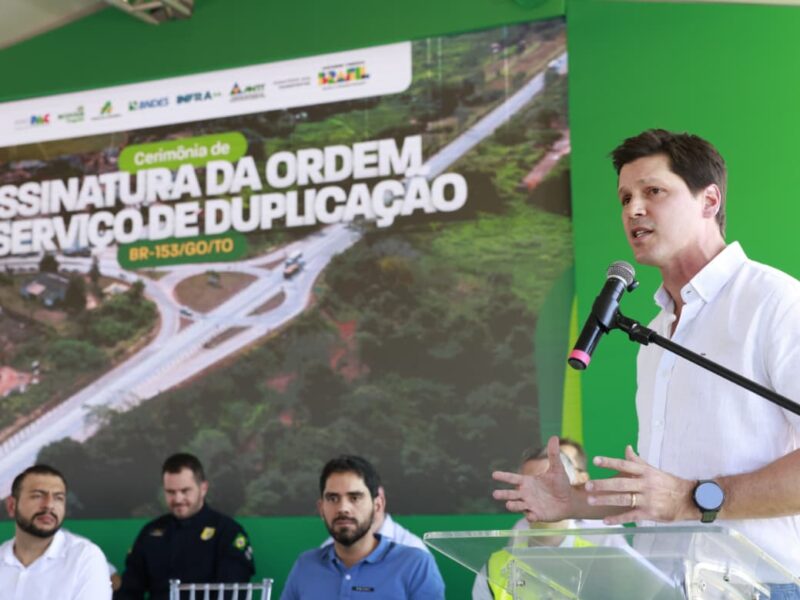 Daniel Vilela confirma duplicação da BR-153 durante solenidade em Rialma