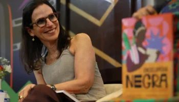 Enciclopédia Negra apresenta personagens negros aos jovens