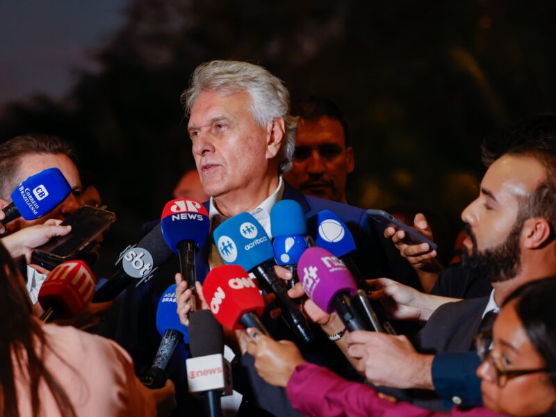 Caiado critica falta de ação do governo federal sobre taxação dos Estados Unidos