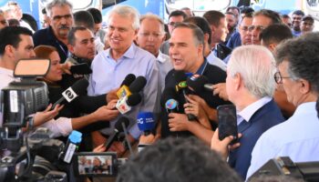 Prefeito Sandro Mabel prestigia entrega de novas estações e veículos no BRT Leste-Oeste