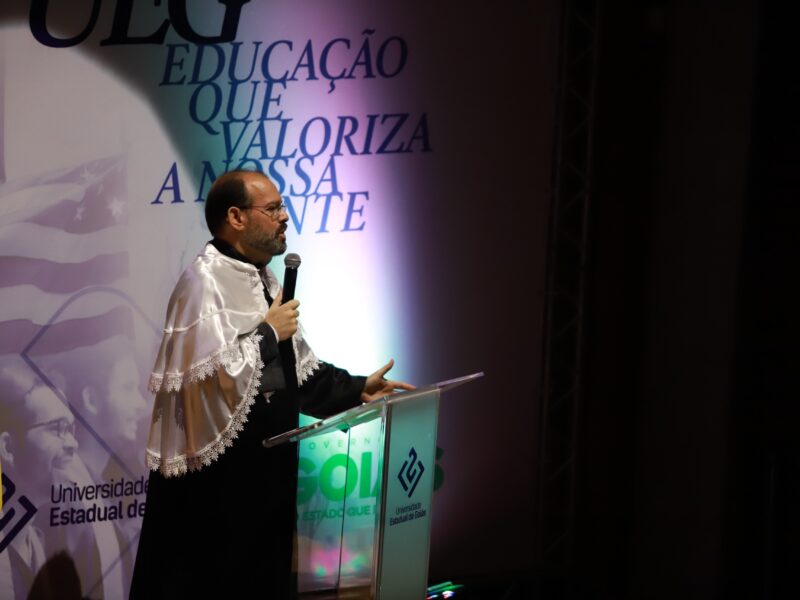 Antonio Cruvinel assume segundo mandato como reitor da UEG