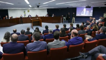 Saiba como foi o 1º dia do julgamento de Bolsonaro e mais sete réus